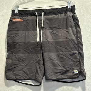 Vuori Gym Swimming Board Shorts Men's Size X-Large Black Gray Stripe Performance